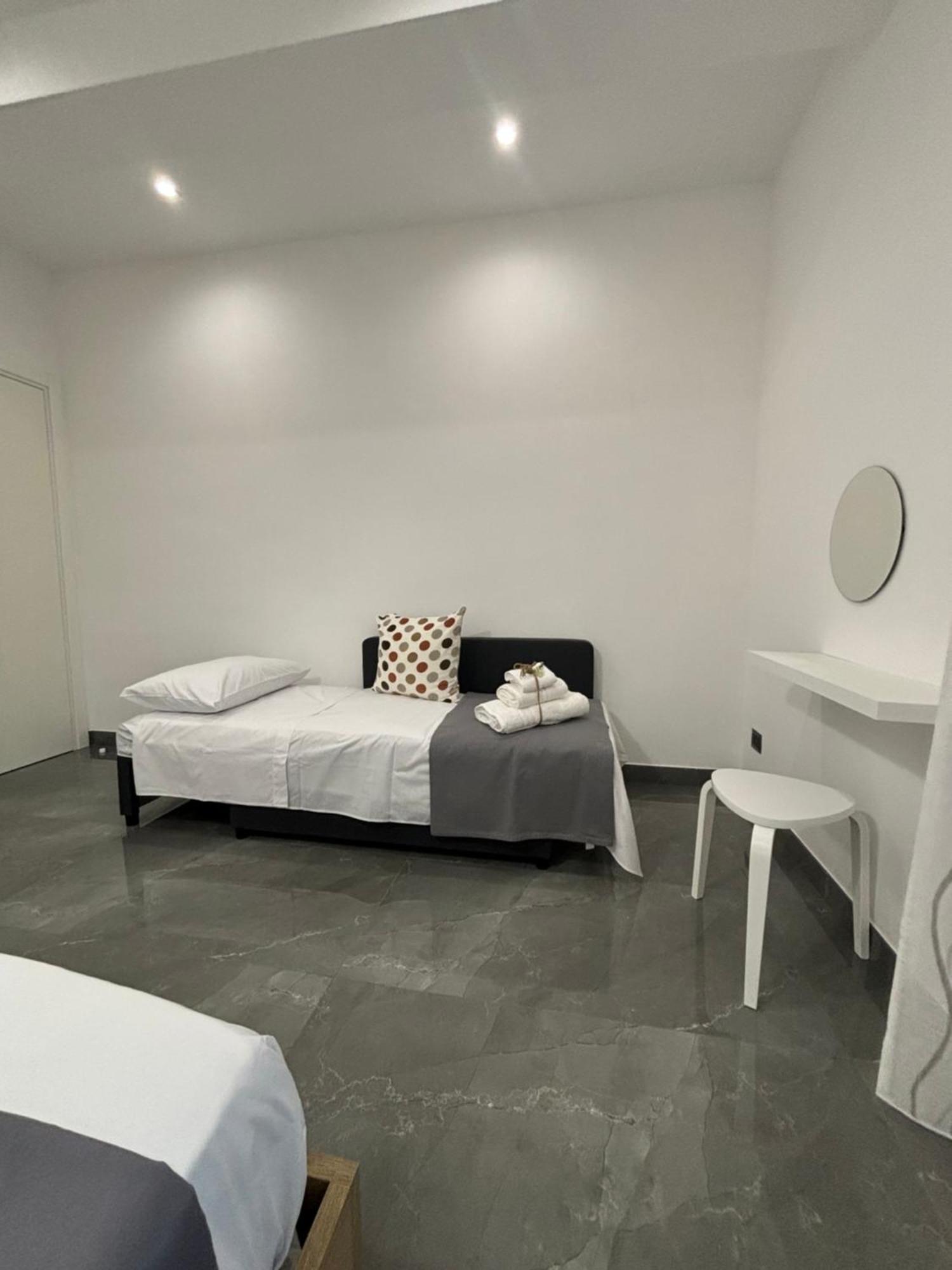 Louis Helen Apartment Неаполь Экстерьер фото