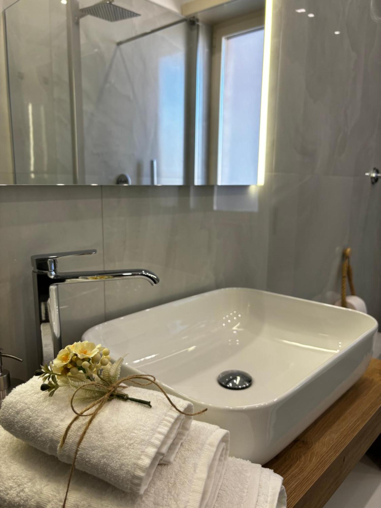 Louis Helen Apartment Неаполь Экстерьер фото