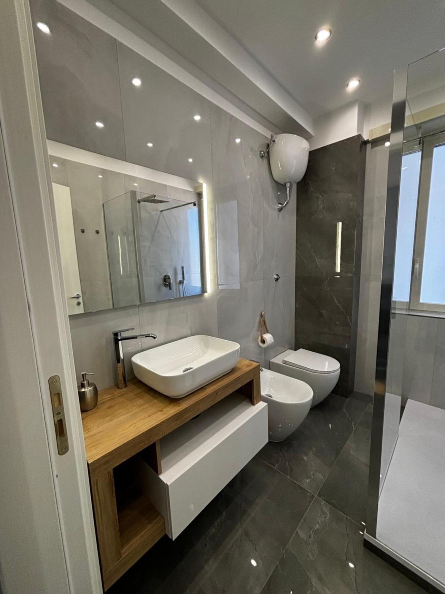 Louis Helen Apartment Неаполь Экстерьер фото